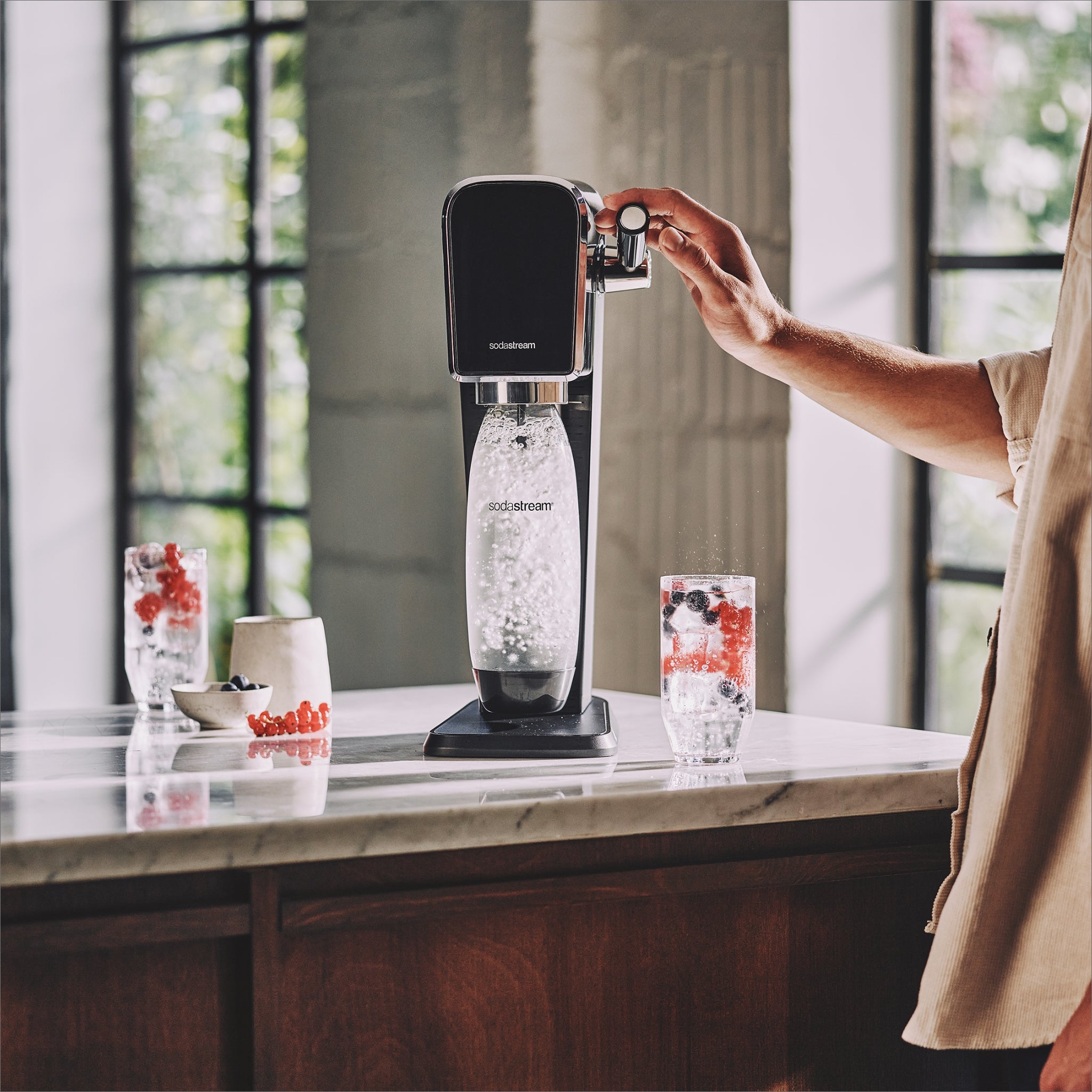 SodaStream Art Sparkling Water Maker + Quick Connect Cylinder 