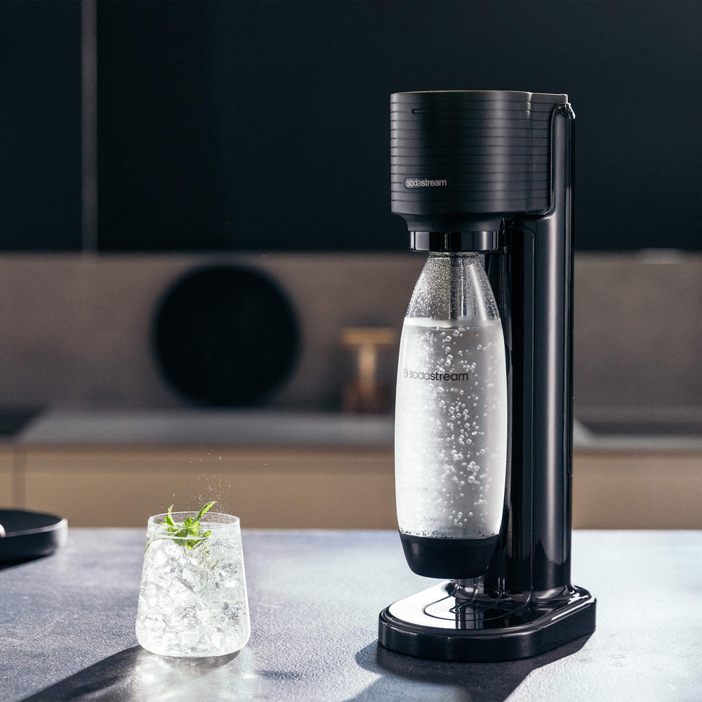 SodaStream Source - Machine à eau pétillante avec cylindre de CO2 et  bouteille réutilisable sans BPA, noir
